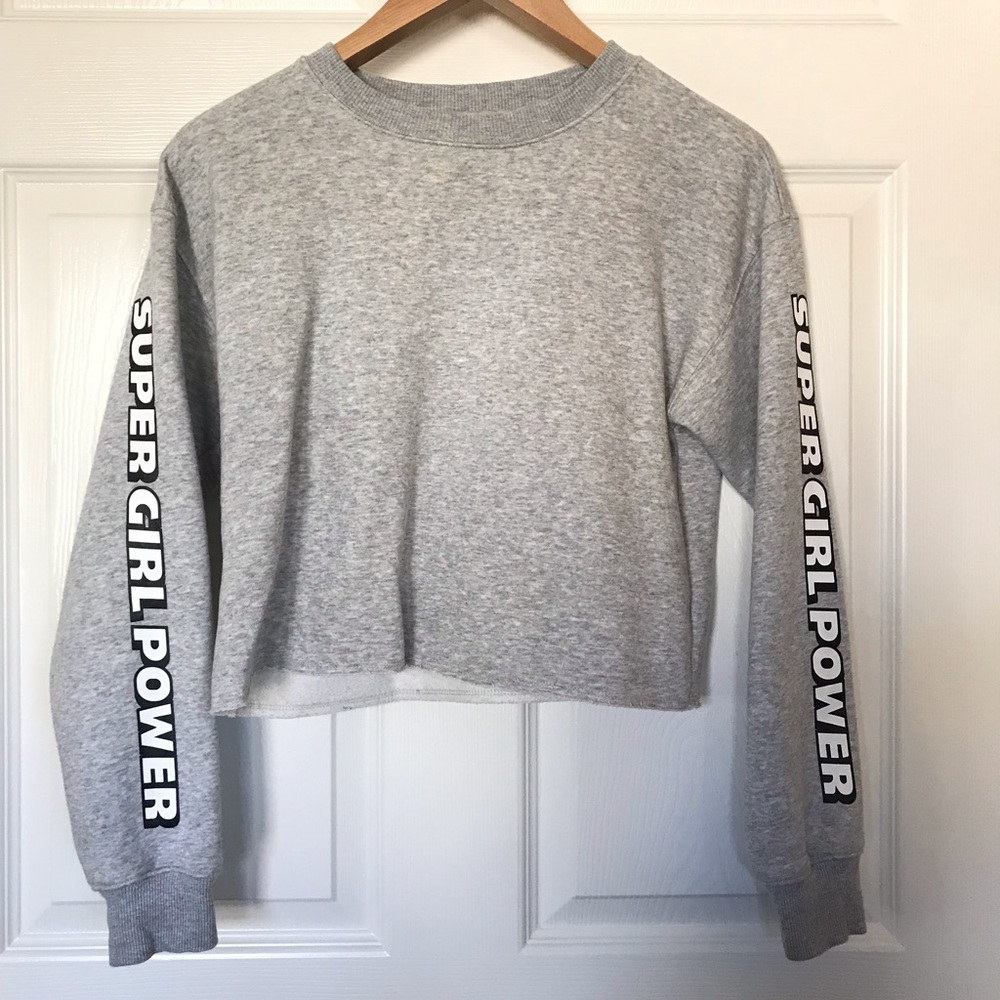 Light grey long sleeve crop top